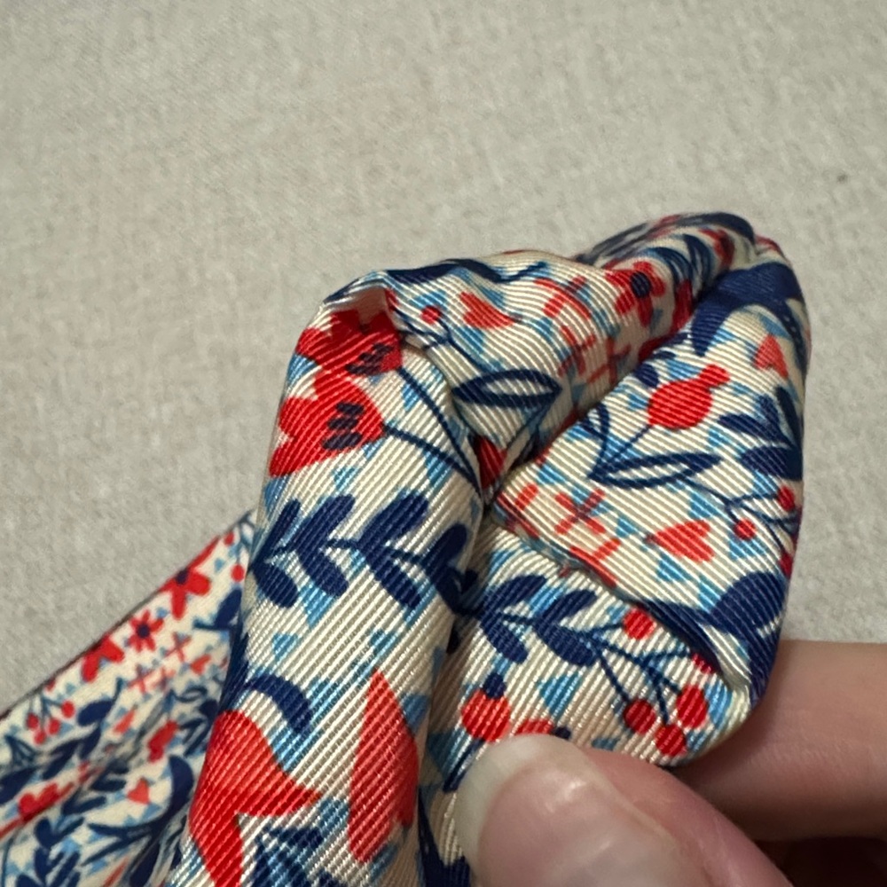 Like New Primrose Hill MakeUp Bag-Red/Navy/Cream Print-ZipTop - Picture 5 of 11